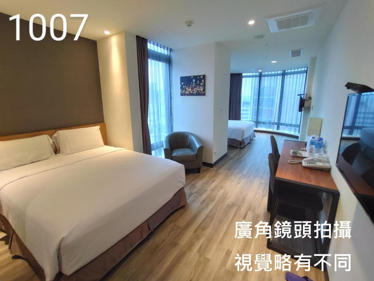 Honest & Warm Hotel Taoyuan Bagian luar foto