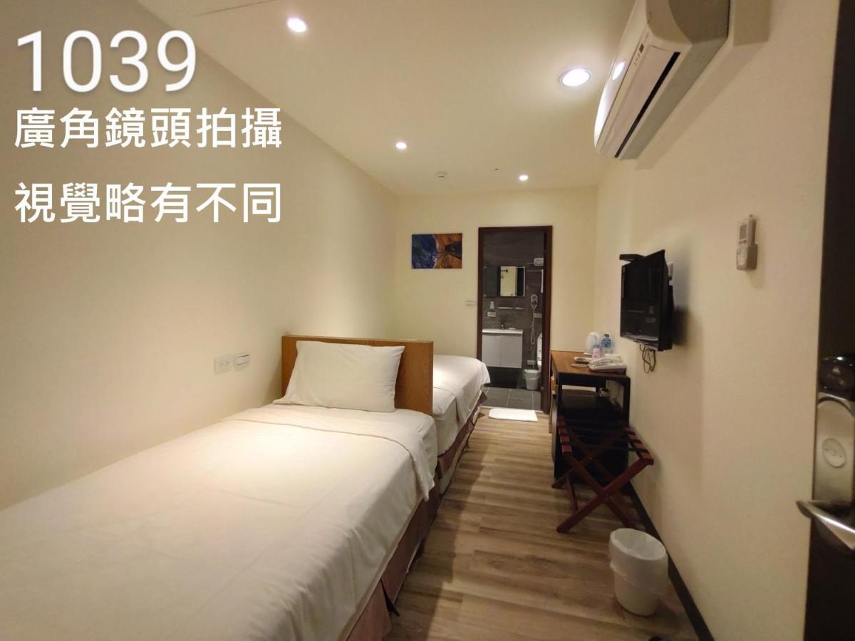 Honest & Warm Hotel Taoyuan Bagian luar foto