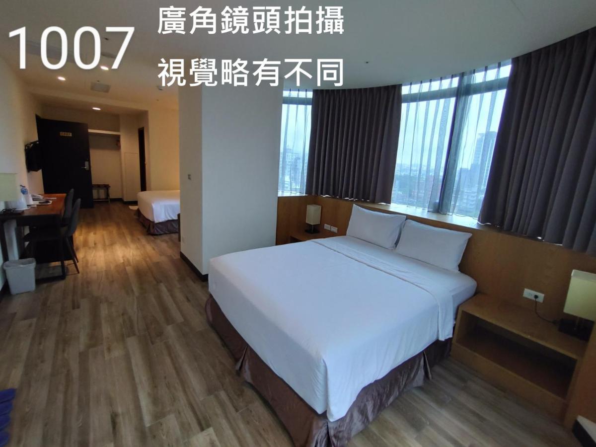 Honest & Warm Hotel Taoyuan Bagian luar foto