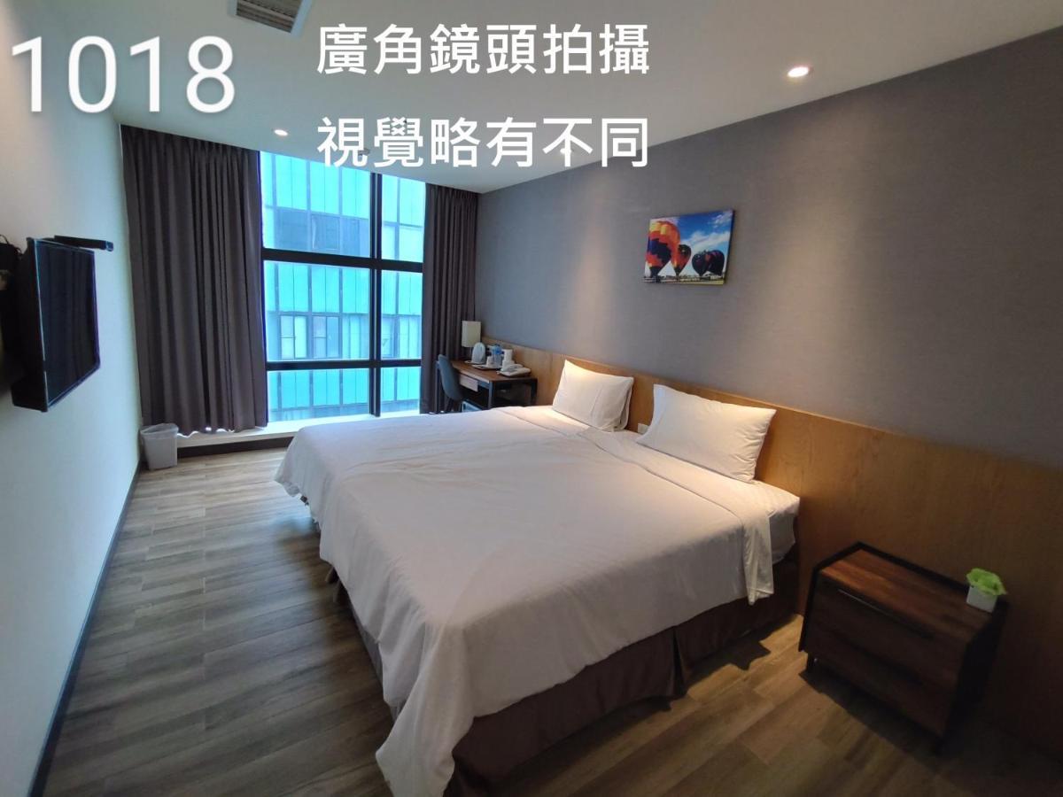Honest & Warm Hotel Taoyuan Bagian luar foto