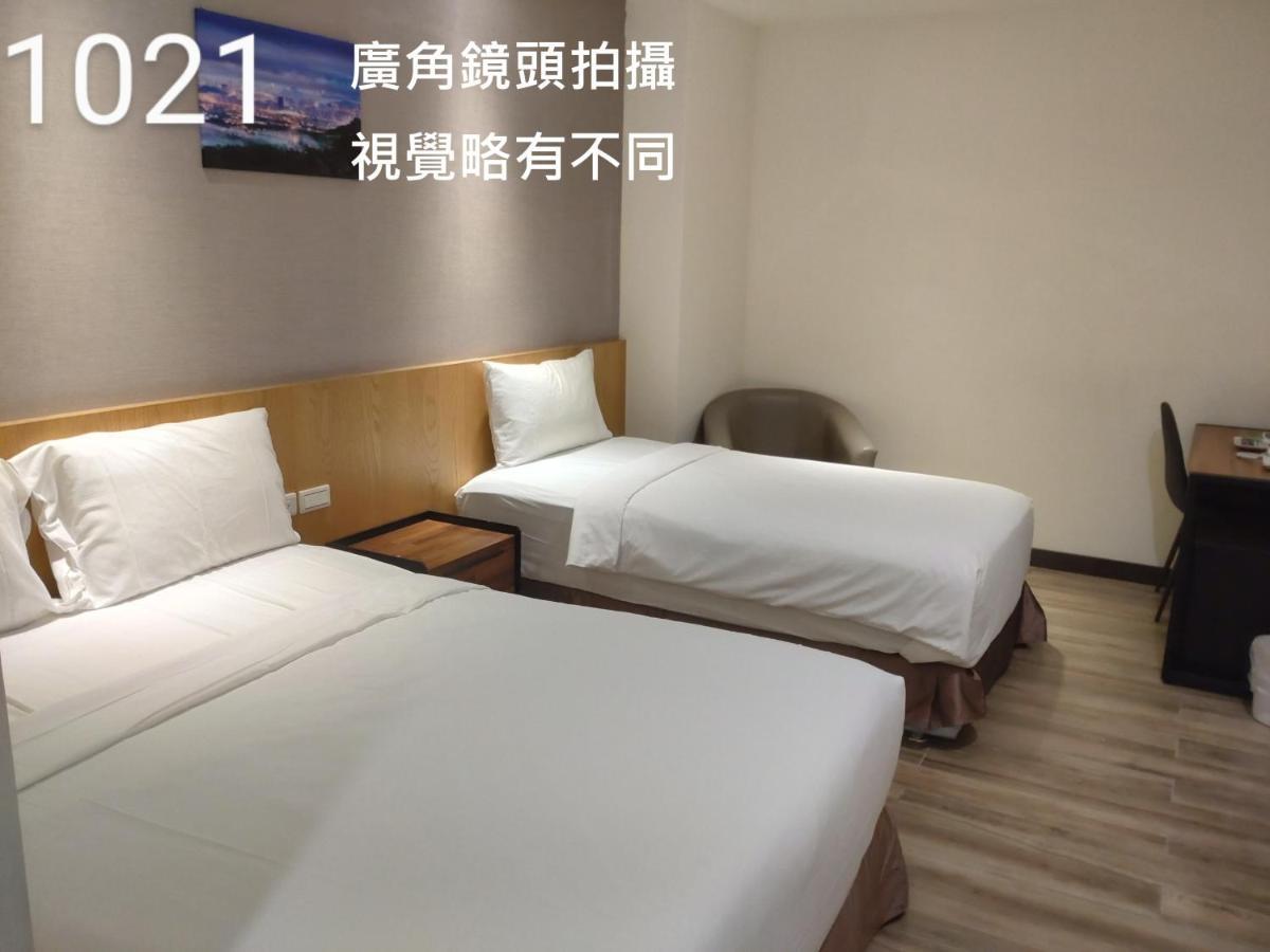 Honest & Warm Hotel Taoyuan Bagian luar foto