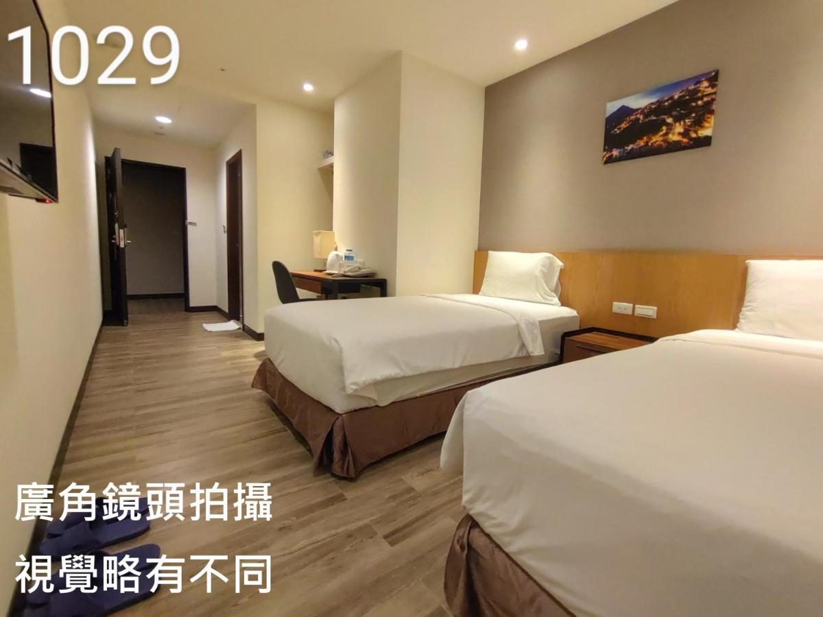 Honest & Warm Hotel Taoyuan Bagian luar foto
