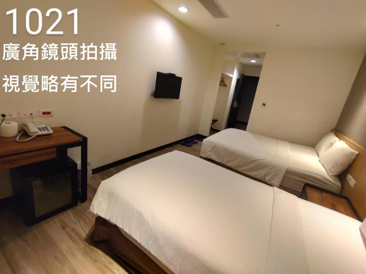 Honest & Warm Hotel Taoyuan Bagian luar foto