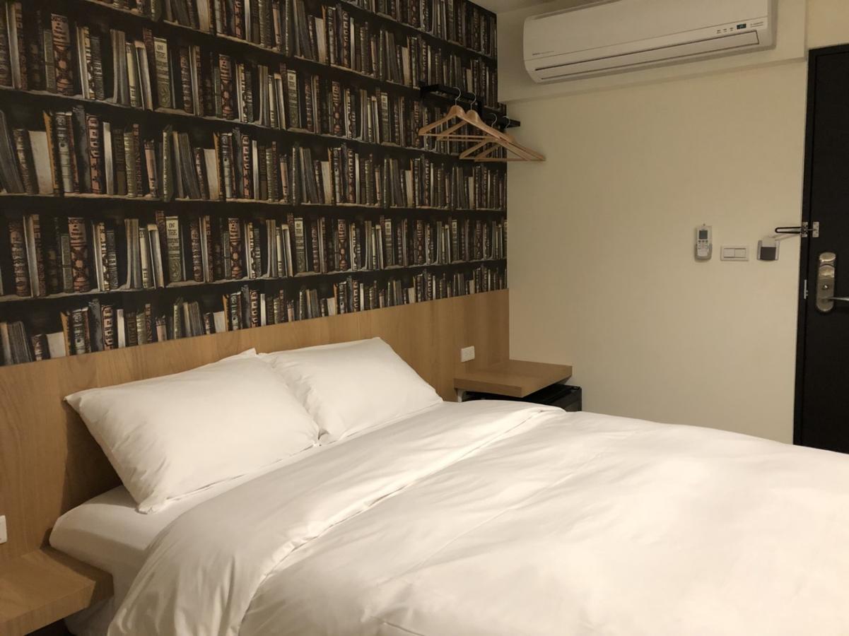 Honest & Warm Hotel Taoyuan Bagian luar foto
