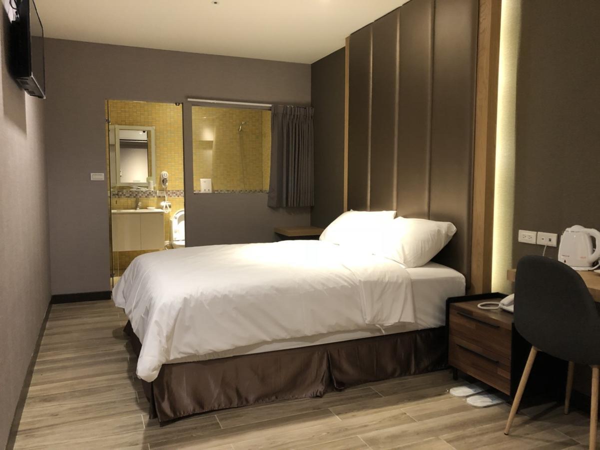 Honest & Warm Hotel Taoyuan Bagian luar foto