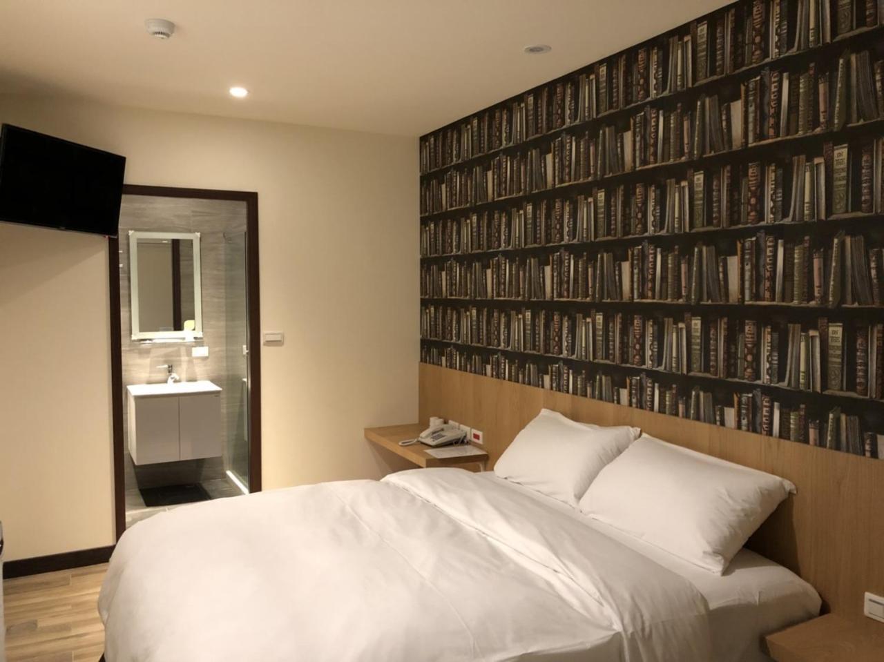 Honest & Warm Hotel Taoyuan Bagian luar foto