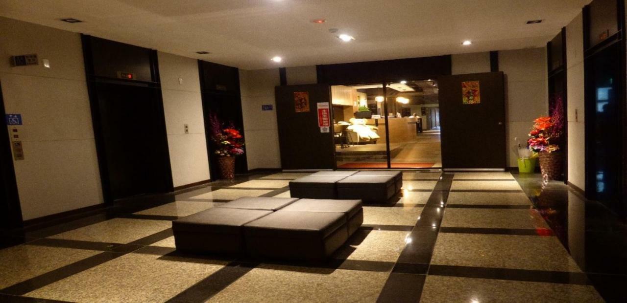 Honest & Warm Hotel Taoyuan Bagian luar foto